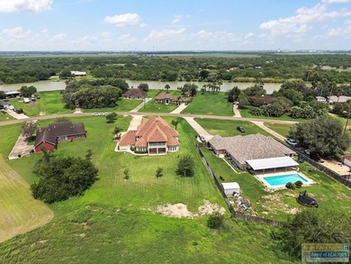 This exquisite 4 bedroom, 3.5 bath, 2 car garage home, on a - photo 8
