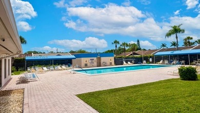 Beautiful 2-bedroom, 2-bath condo located in the desirable gated - photo 3