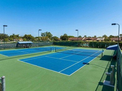 Beautiful 2-bedroom, 2-bath condo located in the desirable gated - photo 4