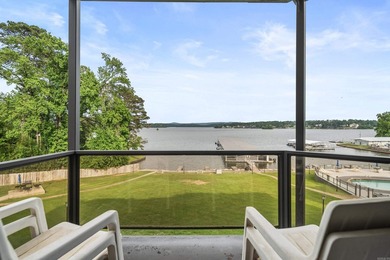 Welcome to lakefront living at its finest! This stunning - photo 20