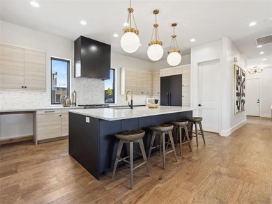 (private lake, pond, creek) Home For Sale in Oklahoma City Oklahoma