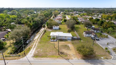 Live your Luxury in Sunny South Florida with this Rarely - photo 3