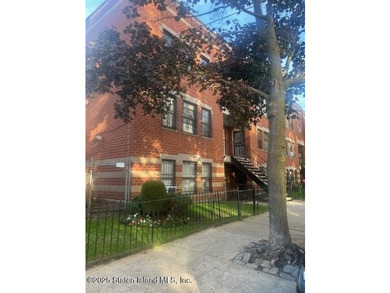 ALL HARDWOOD FLOORS TWO BEDROOMS, MASTER WITH SLIDING DOORS TO - photo 2