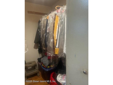 ALL HARDWOOD FLOORS TWO BEDROOMS, MASTER WITH SLIDING DOORS TO - photo 7