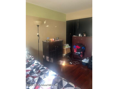 ALL HARDWOOD FLOORS TWO BEDROOMS, MASTER WITH SLIDING DOORS TO - photo 9