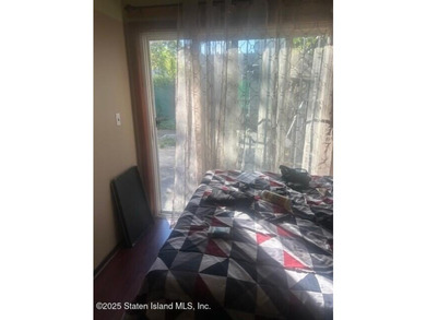 ALL HARDWOOD FLOORS TWO BEDROOMS, MASTER WITH SLIDING DOORS TO - photo 10