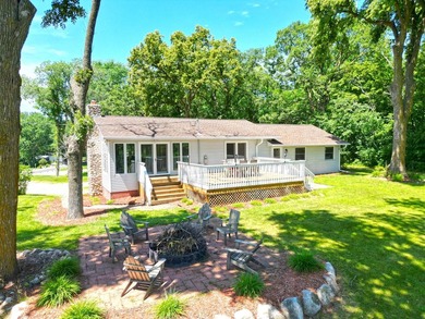Enjoy lakeside living on the beautiful shores of Lake Sylvia - photo 1