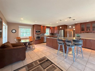Enjoy lakeside living on the beautiful shores of Lake Sylvia - photo 6