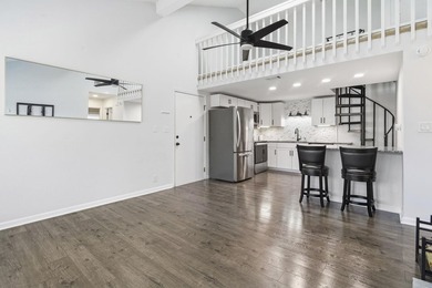 Just minutes from the beach, this charming 2-bedroom, 2-bath - photo 3