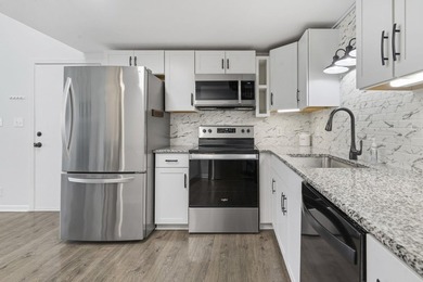 Just minutes from the beach, this charming 2-bedroom, 2-bath - photo 6