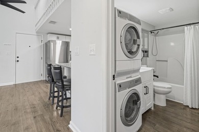 Just minutes from the beach, this charming 2-bedroom, 2-bath - photo 9