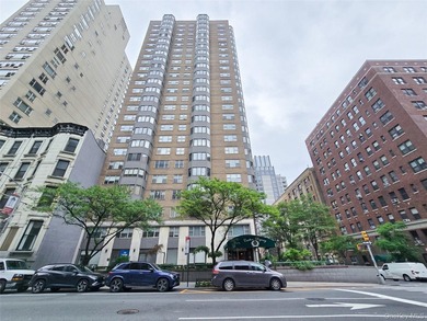 1bed, 1beth , can be Jr 4 ! use like 2 bed rooms or separate - photo 2