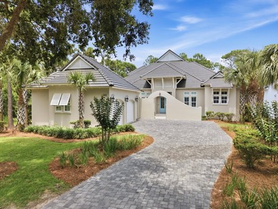 Custom-Built Pool Home in Regatta Bay Golf & Yacht Club a - photo 2