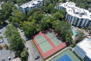 Gorgeous 5th floor corner penthouse condo ready for your next