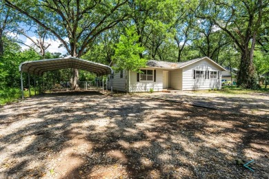 Cedar Creek Lake Home For Sale in Payne Springs Texas