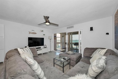 Back on market due to buyer's financial issues, not the - photo 11