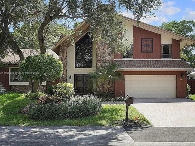 Lake Home For Sale in Plantation, Florida