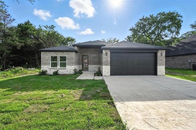 Cedar Creek Lake Home Active Under Contract in Tool Texas