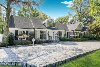 First time presented to the Market! A Neo-Classical Stunner - photo 3