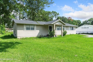 Spacious and inviting, this 4-bedroom, 3-bathroom home offers 2 - photo 1