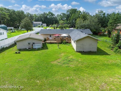 Spacious and inviting, this 4-bedroom, 3-bathroom home offers 2 - photo 5