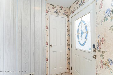 First time on the market! This detached 3-bedroom, 2-bath ranch - photo 4