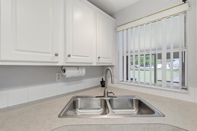 PRICED TO SELL!! MOTIVATED SELLER!! 2 bedroom, 2 bath home - photo 12