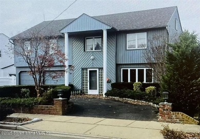 (private lake, pond, coastal) Home Sale Pending in Oceanside New York