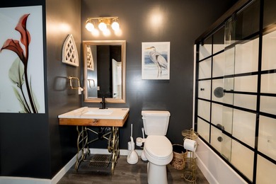 Stunning lake view luxury estate with dual living potential! - photo 29