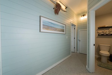 Stunning lake view luxury estate with dual living potential! - photo 36