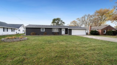 Rock River - Winnebago County Home For Sale in Machesney Park Illinois