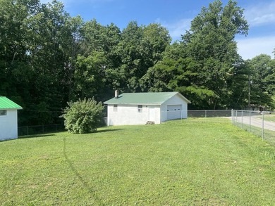 Nice well-kept countryside home in Knifley, Kentucky! This brick - photo 3