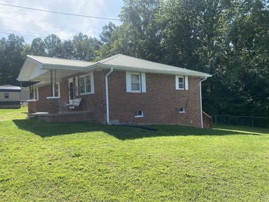 Nice well-kept countryside home in Knifley, Kentucky! This brick - photo 9