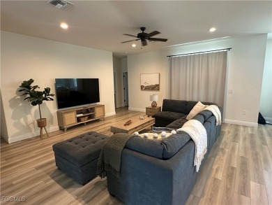 Move-in ready 4BR/3BA waterfront beauty with direct Gulf access - photo 4