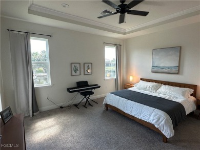 Move-in ready 4BR/3BA waterfront beauty with direct Gulf access - photo 7
