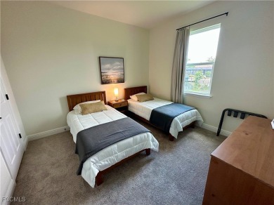 Move-in ready 4BR/3BA waterfront beauty with direct Gulf access - photo 10