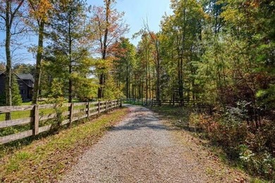 Exceptional 4 bedroom, 3.5 bath log home on 33 plus acres - photo 2
