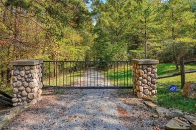 Exceptional 4 bedroom, 3.5 bath log home on 33 plus acres - photo 6