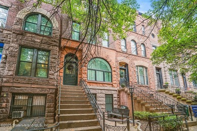 Welcome to 645 Carroll Street! This stunning and impeccably - photo 2