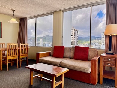 Rarely available high-floor corner unit on the Diamond Head side - photo 1