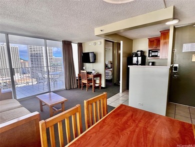 Rarely available high-floor corner unit on the Diamond Head side - photo 3