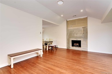 Spacious Split Level Home in the Heart of West Islip. Inside - photo 6