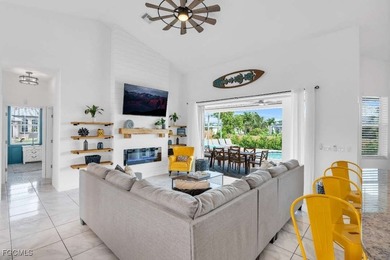 Welcome to 1720 SW 49th Ln, a charming 3-bed, 2-bath pool home - photo 7