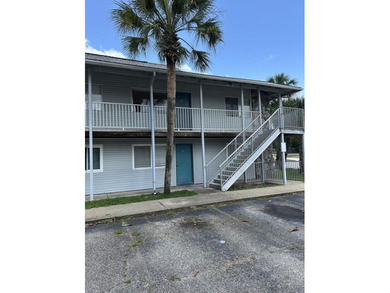 First floor, two bedroom condo in Niceville. New HVAC unit in - photo 2