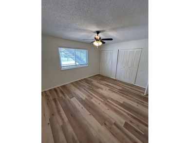 First floor, two bedroom condo in Niceville. New HVAC unit in - photo 10