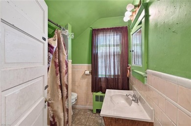 Come see this 2 story 2 bedroom, 1 1/2 bathroom Craftman home - photo 22