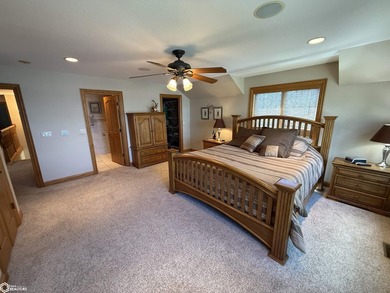 Unrivaled Waterfront Luxury with Private Guest Retreat & Sandy - photo 26