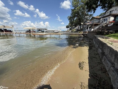 Unrivaled Waterfront Luxury with Private Guest Retreat & Sandy - photo 48