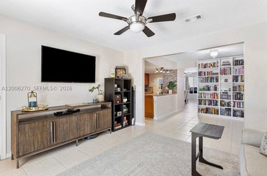 POOL HOME!!! Beautiful detached single-family home with a - photo 3