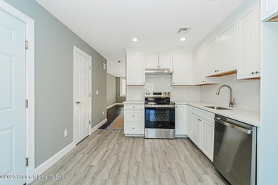 Welcome Home! BRAND NEW Construction in a highly desired - photo 5